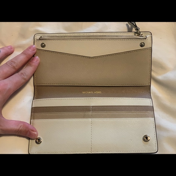 Michael Kors Wallet - Picture 2 of 2